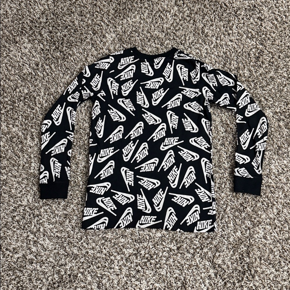Nike Boy Graphic Long Sleeve Size M - Picture 4 of 4